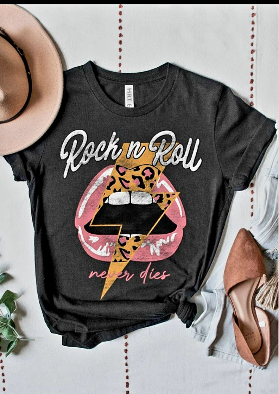 HRTandLUV - ROCK AND ROLL NEVER DIES SHORT SLEEVE GRAPHIC TOP - - ROCK AND ROLL NEVER DIES SHORT SLEEVE GRAPHIC TOP - Black